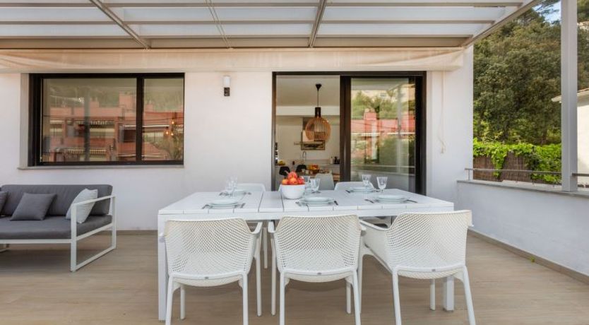 Photo of Sa Riera White on the Beach