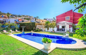 Villa Almudena Holiday Home