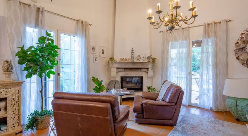 Photo of La Scarlett 2