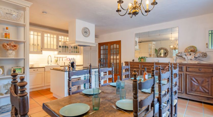 Photo of La Scarlett 2