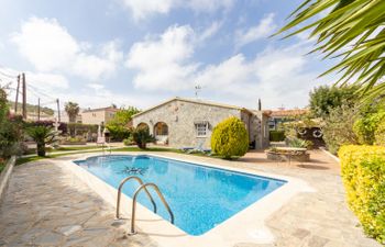 Baix Penedes Holiday Home