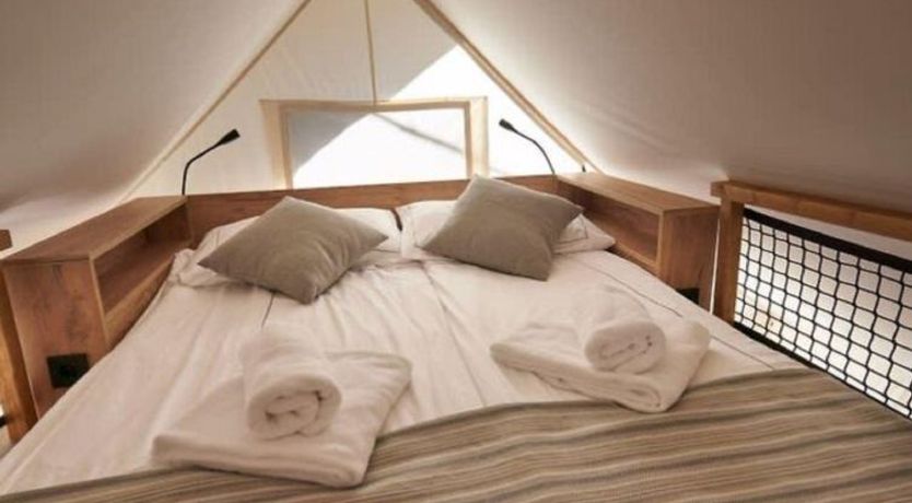 Photo of Lodge de Montagne (glamping tent) Apartment 7