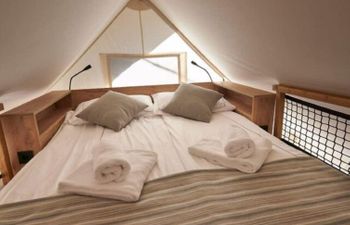 Lodge de Montagne Petite (glamping tent) Apartment 8 Holiday Home