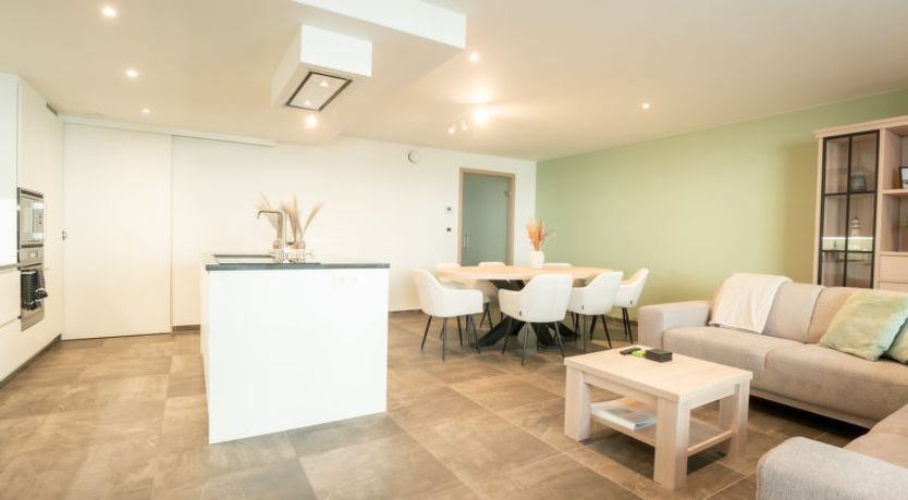 Photo of Beaufort 76 with two terraces