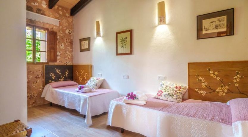 Photo of Los Geranios