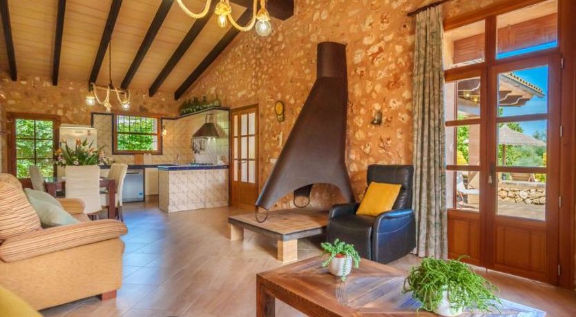 Photo of Los Geranios