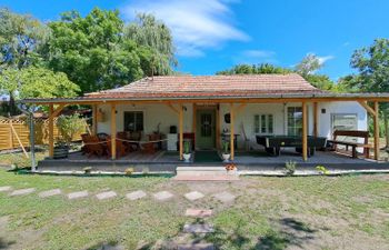 Balatoni Farmhaz Holiday Home