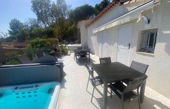 Villa Vallon d'Aiguebelle Holiday Home