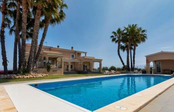 Finca Villa Roig Holiday Home