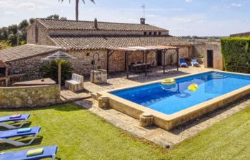 Albadallet Holiday Home