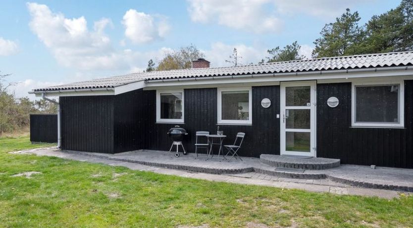 Photo of "Mikaela" - 1km from the sea