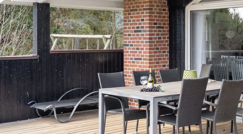 Photo of "Mikaela" - 1km from the sea