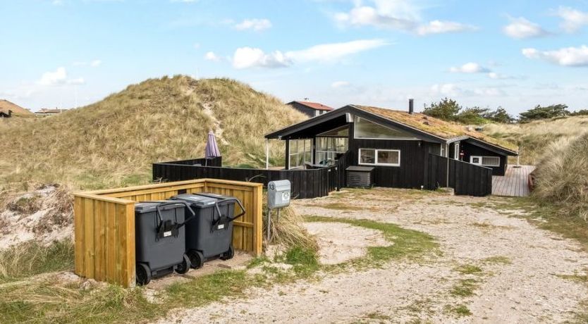 Photo of "Nielsigne" - 400m from the sea