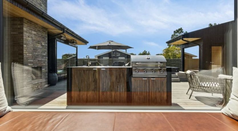 Photo of "Toyah" - 400m from the sea