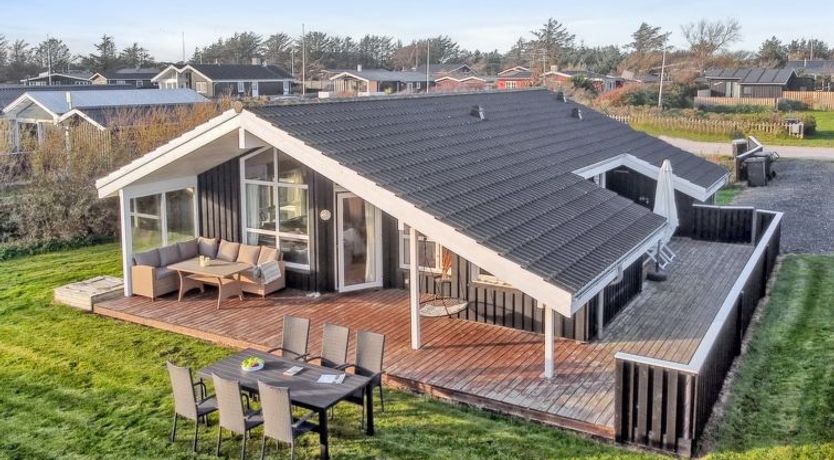 Photo of "Freda" - 400m from the sea