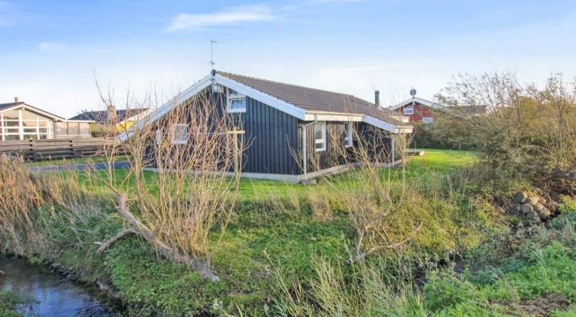 Photo of "Freda" - 400m from the sea