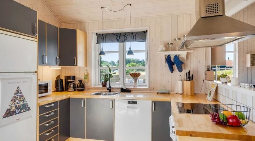 Photo of "Annemie" - 1.8km from the sea