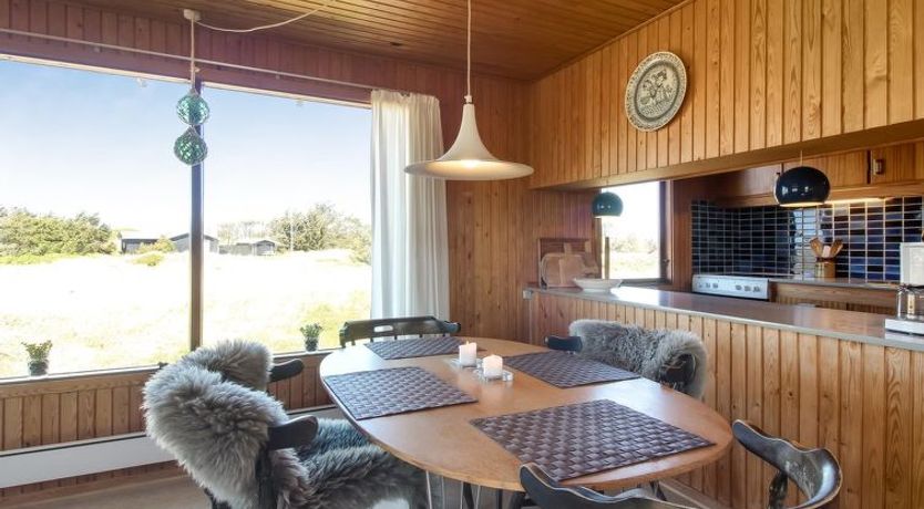 Photo of "Mira" - 375m from the sea