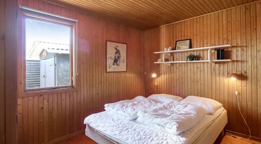 Photo of "Mira" - 375m from the sea