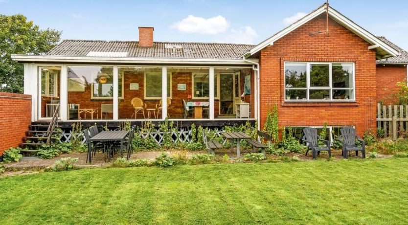 Photo of "Mats" - 5.3km from the sea