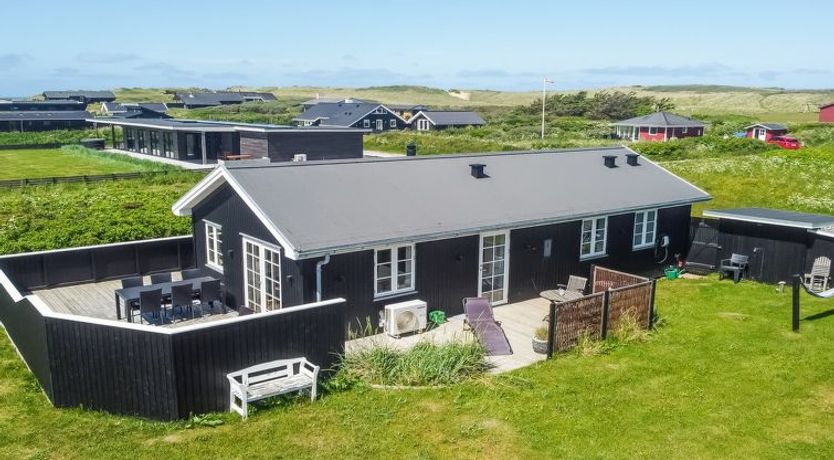 Photo of "Sanni" - 225m from the sea