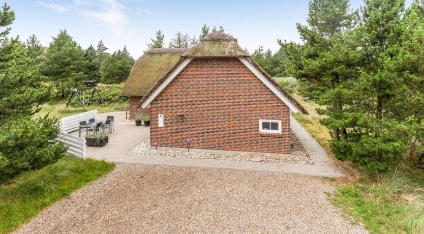 Photo of "Ronna" - 2.2km from the sea