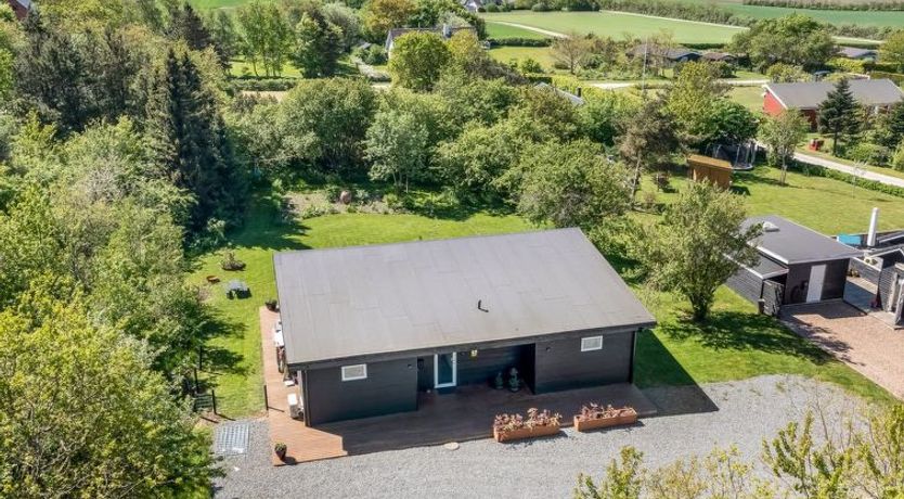 Photo of "Melina" - 900m to the fjord