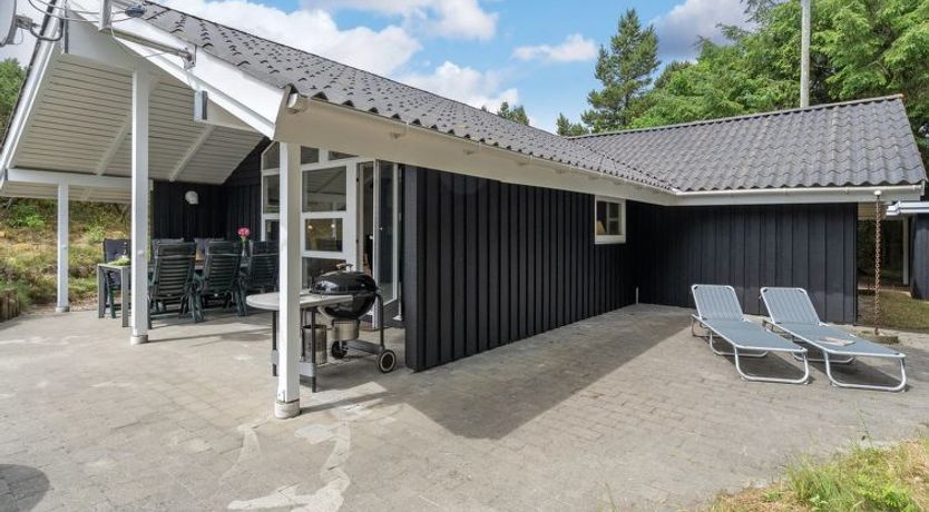 Photo of "Jannick" - 1.5km from the sea