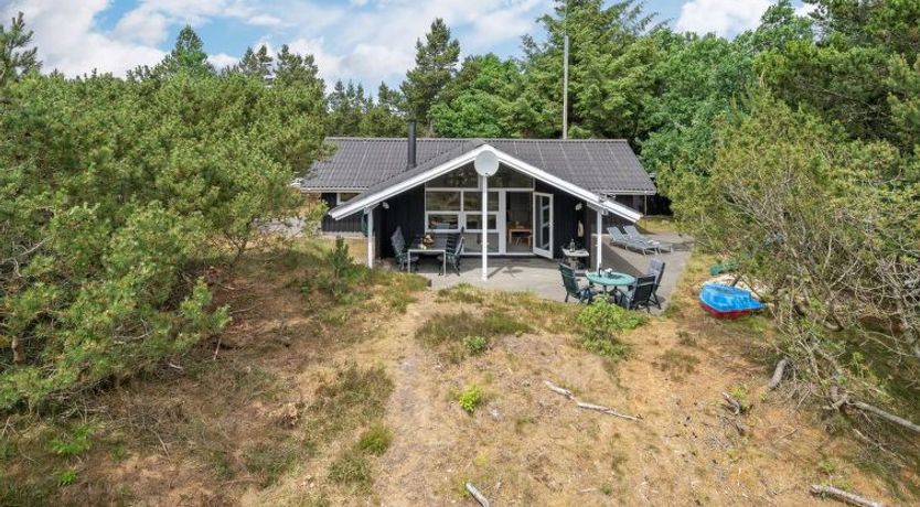 Photo of "Jannick" - 1.5km from the sea