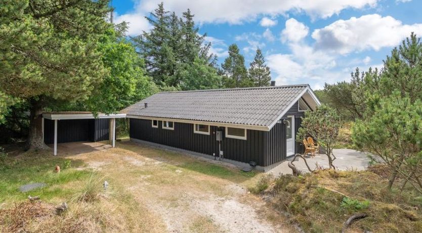 Photo of "Jannick" - 1.5km from the sea