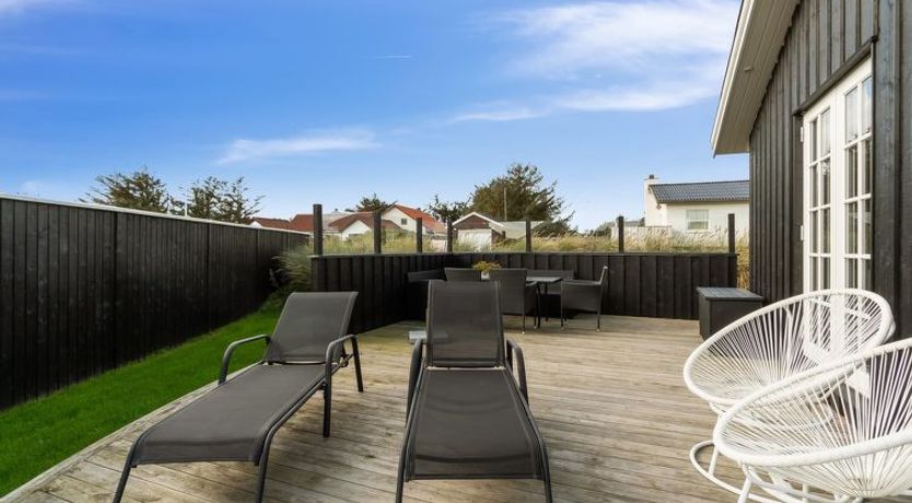 Photo of "Wiebke" - 200m from the sea