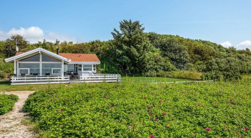 Photo of "Arnwith" - 20m from the sea