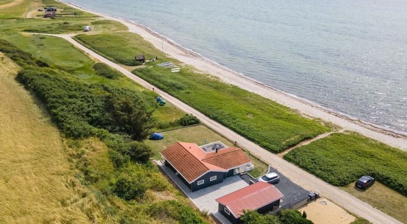 Photo of "Arnwith" - 20m from the sea