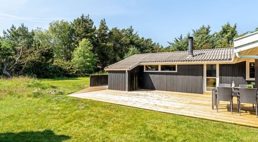 Photo of "Thrineke" - 600m from the sea