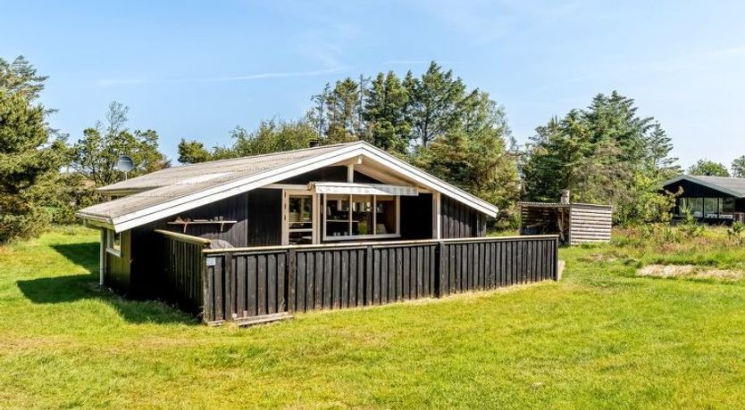 Photo of "Thrineke" - 600m from the sea