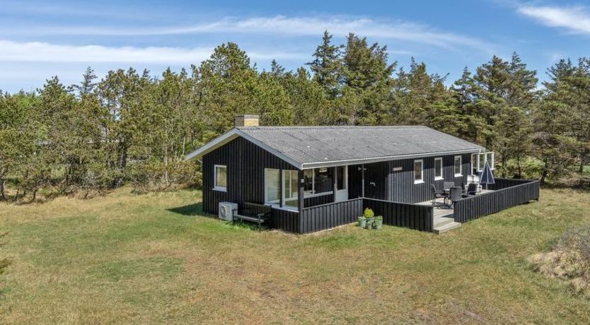 Photo of "Melisande" - 950m from the sea