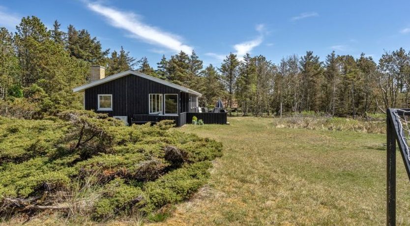 Photo of "Melisande" - 950m from the sea