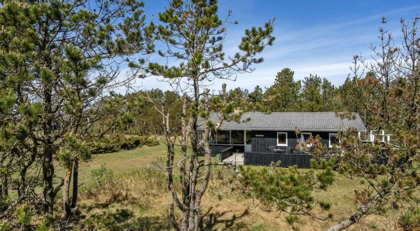 Photo of "Melisande" - 950m from the sea