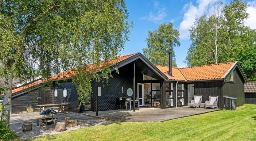 Photo of "Hermund" - 100m from the sea