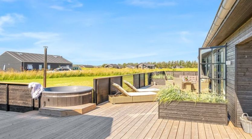 Photo of "Inola" - 1km from the sea