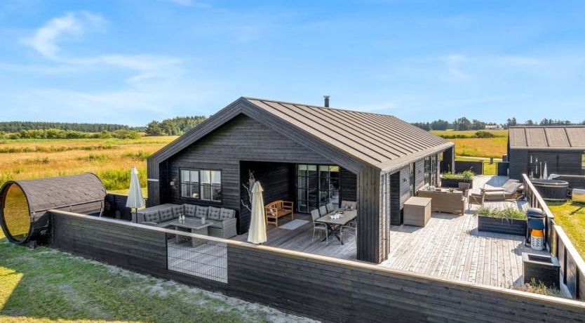 Photo of "Inola" - 1km from the sea