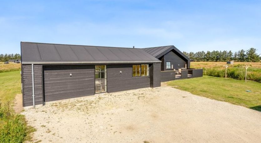 Photo of "Inola" - 1km from the sea