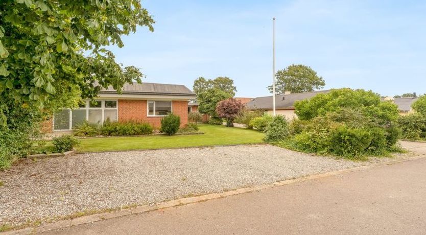 Photo of "Elaine" - 350m from the sea