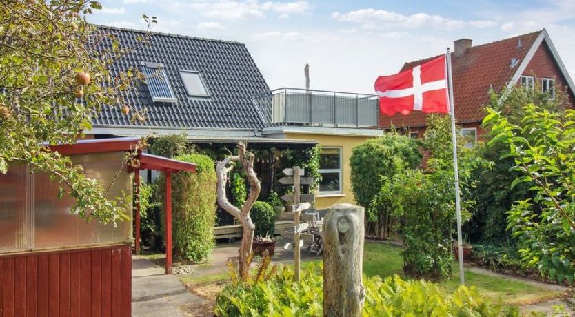 Photo of "Thorgny" - 900m from the sea