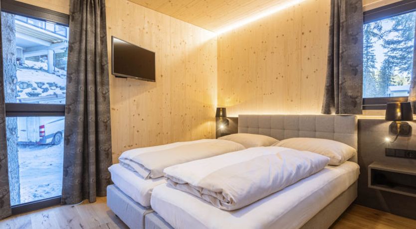 Photo of Superior # 11 mit Sauna & Hot Tub Holiday Home 10