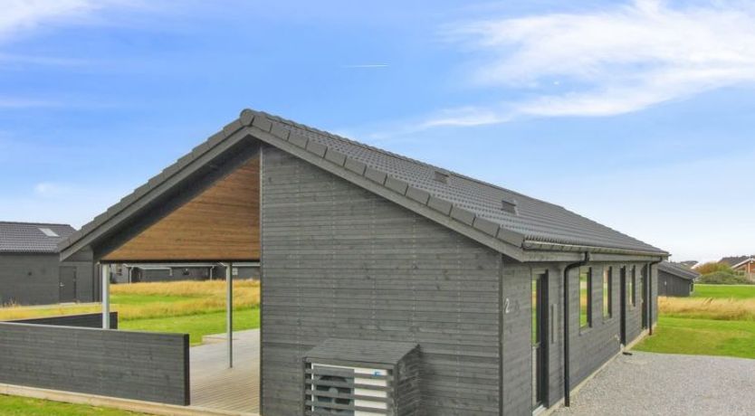 Photo of "Alea" - 800m from the sea