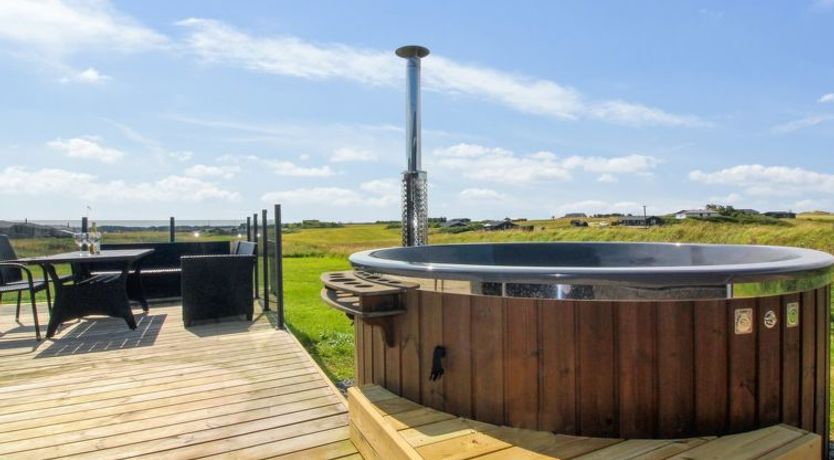 Photo of "Månviva" - 500m from the sea