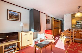 Le Grand Tichot A et B (Val Claret) Apartment 17 Holiday Home