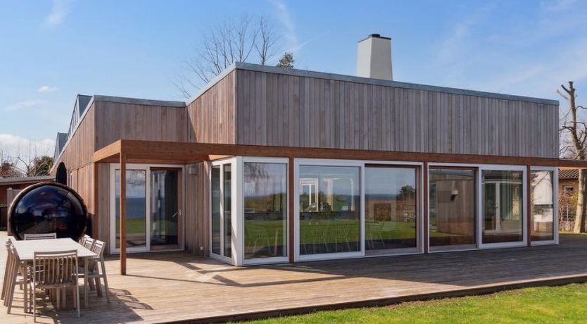 Photo of "Vanta" - 10m from the sea