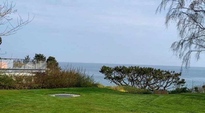 Photo of "Vanta" - 10m from the sea